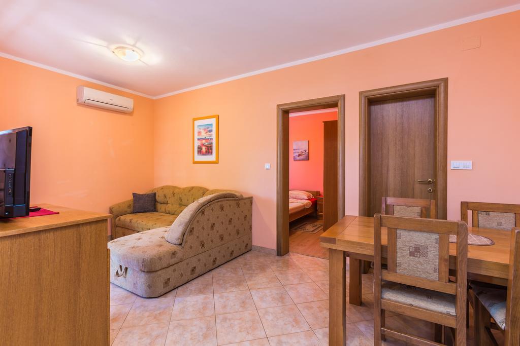 מדולין Apartments Villa Orange מראה חיצוני תמונה