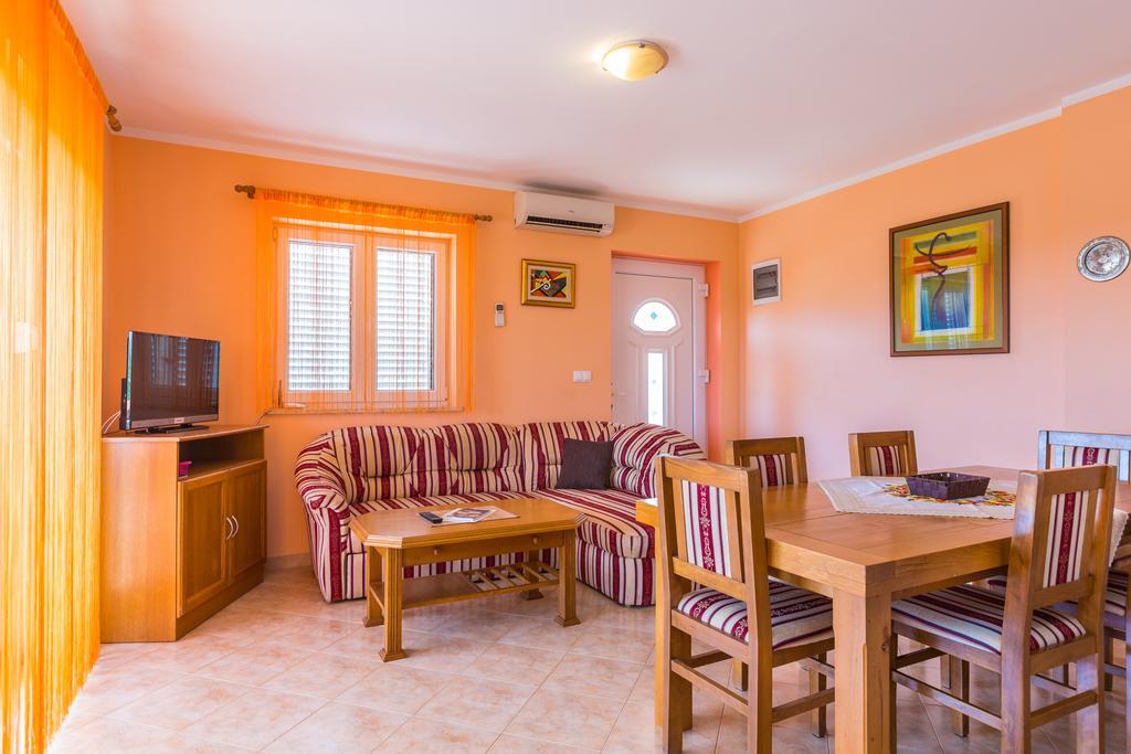 מדולין Apartments Villa Orange מראה חיצוני תמונה